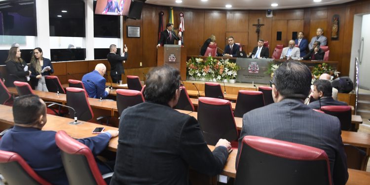 Vereadores de João Pessoa agradecem votos recebidos durante sessão na CMJP