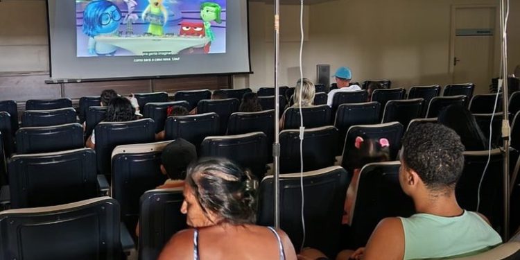 Sessão de cinema anima o Dia das Crianças no Hospital de Trauma de Campina Grande