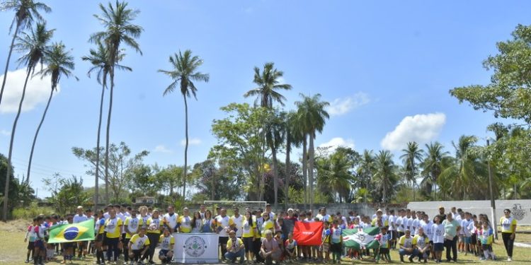 Projeto Virando o Jogo realiza torneio de futebol para crianças e adolescentes