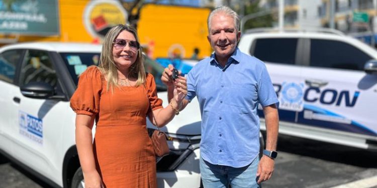 Prefeitura de Patos entrega novos veículos 0 km e fortalece serviços prestados pelas secretarias municipais