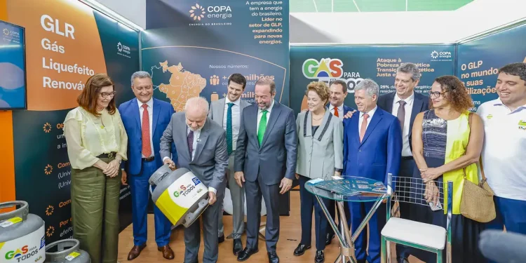 Lula sanciona lei para ampliar produção de combustíveis sustentáveis