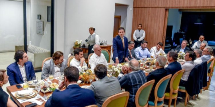 Hugo Motta, candidato à presidência da Câmara, se reúne com governador e bancada federal do MS