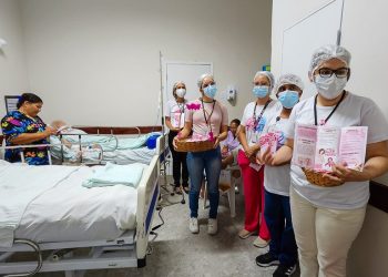 Hospital Edson Ramalho realiza ações do Outubro Rosa para pacientes, acompanhantes e colaboradoras