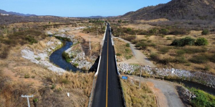 Governo da Paraíba investe mais de R$ 65 milhões em três obras rodoviárias no Sertão
