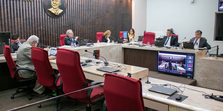 Gasto sem comprovação documental acarreta débito de R$ 99,4 mil a presidente da Câmara de Cacimbas