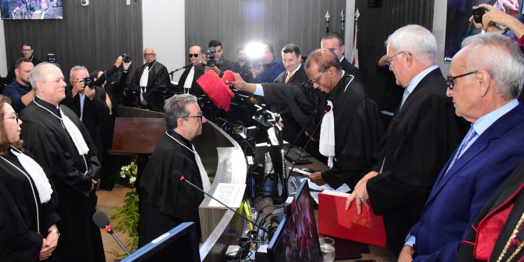TJPB empossa Onaldo Queiroga como novo desembargador da Corte