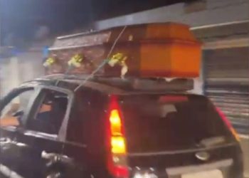 Homem recebe caixão como prêmio após aposta sobre resultado das eleições em Mamanguape