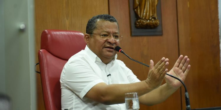 Nilvan Ferreira entra com ação para pedir a cassação dos diplomas e a inelegibilidade de Jackson, Ednaldo e Panta