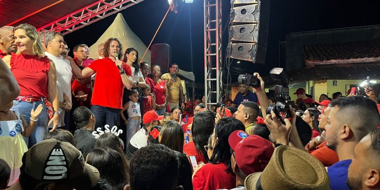 Na reta final da campanha, Veneziano lembra legado de Manoel Jr e Zé Maranhão em Pedras de Fogo e Araruna: “MDB forte e presente”