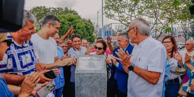Cícero Lucena entrega nova Praça Tenente Lucena no Castelo Branco e autoriza a construção de outras cinco