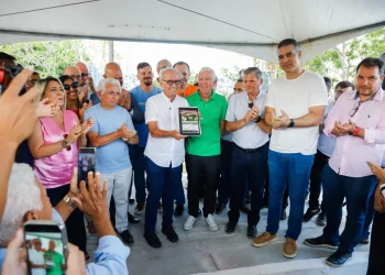 Cícero Lucena entrega nova Praça Tenente Lucena no Castelo Branco e autoriza a construção de outras cinco