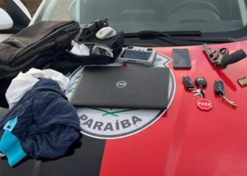 PM prende acusados de assalto e recupera veículos, notebook e drone, na região de Campina Grande