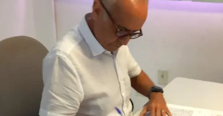 Prefeito autoriza assinatura de mais 14 contratos do programa ‘Compra Assistida’, em João Pessoa