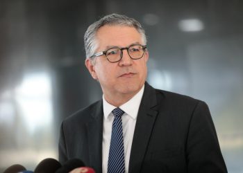 Alexandre Padilha, ministro de Lula, pede votos para Cícero Lucena