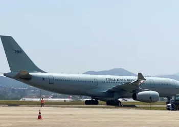 Segundo voo da Operação Cedro chega a São Paulo