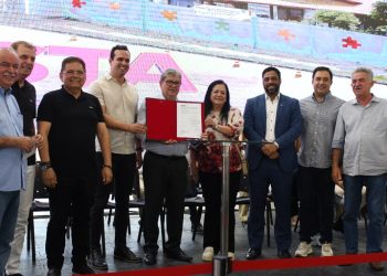 João Azevêdo entrega obras e autoriza mais 1.229 residências em comemoração ao aniversário de 160 anos de Campina Grande