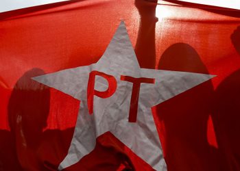 PT formaliza apoio a Cícero Lucena no segundo turno das eleições em João Pessoa