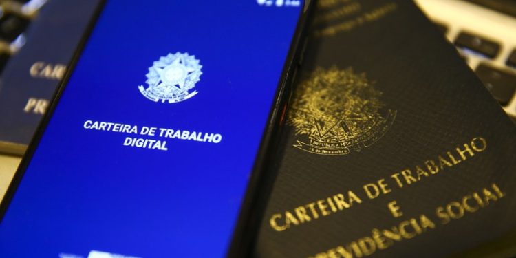 FAKE NEWS: Governo Federal não vai custear seguro-desemprego com multa do FGTS