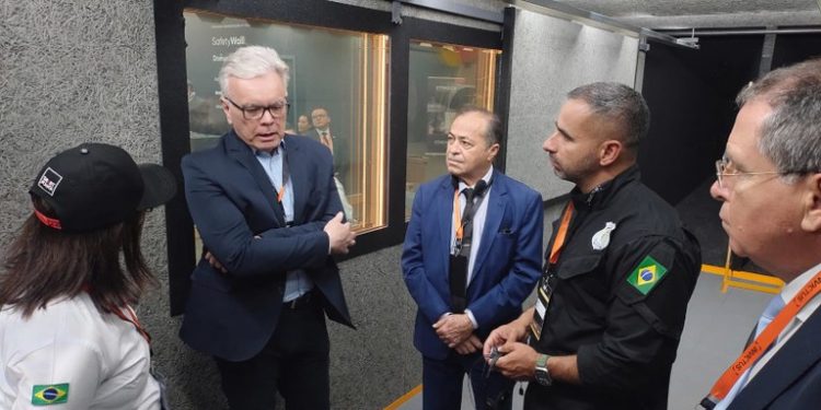 Gestor da Seap-PB visita com secretário da SENAPPEN empresa de segurança tecnológica