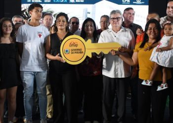 João Azevêdo entrega 176 unidades habitacionais na Rainha da Borborema