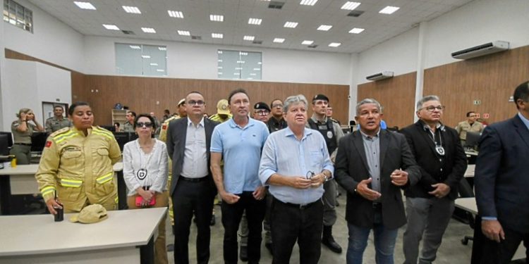 João Azevêdo acompanha trabalho das Forças de Segurança na Operação Voto Seguro 2024 no segundo turno das eleições