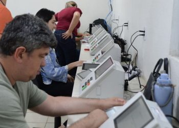 TRE-PB realiza preparação das urnas para o segundo turno