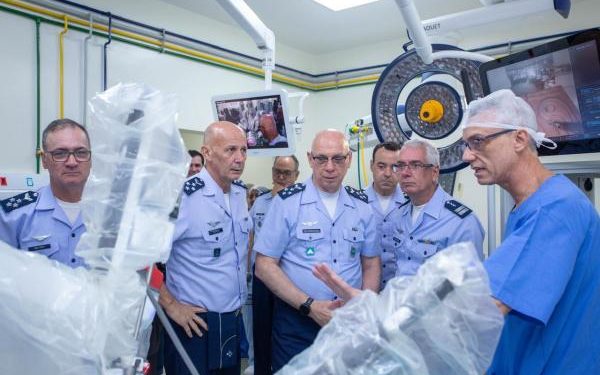 Comandante da Aeronáutica participa de inauguração de novas áreas no HFAG