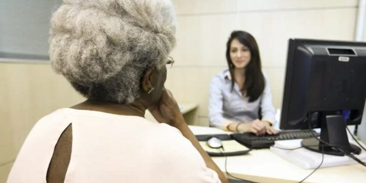 Projeto garante contribuição facultativa reduzida aos beneficiários do BPC