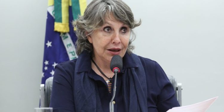 Comissão aprova livre reprodução de obras em linguagem simples para pessoas com deficiência