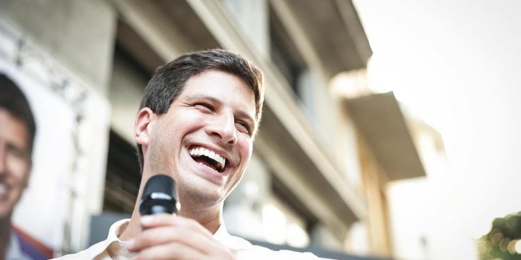 Destaque do PSB, João Campos estará em Campina Grande para reforçar campanha de Jhony Bezerra