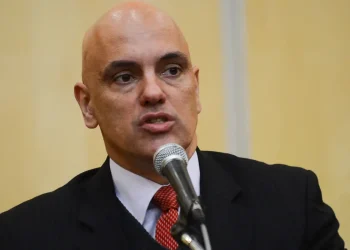Moraes autoriza Daniel Silveira a progredir para o semiaberto