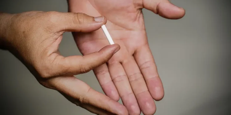 Anvisa suspende venda e propaganda de “chips da beleza”