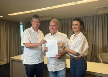 Ruy Carneiro anuncia apoio a Marcelo Queiroga para o 2º turno em João Pessoa