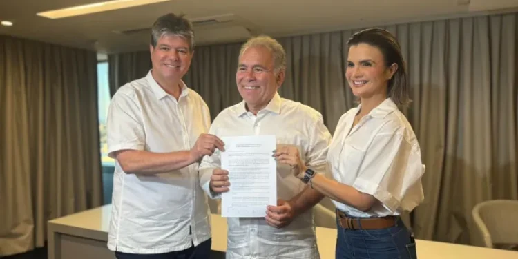 Ruy Carneiro anuncia apoio a Marcelo Queiroga para o 2º turno em João Pessoa