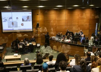 Julgamento de caso Marielle é retomado na manhã desta quinta-feira