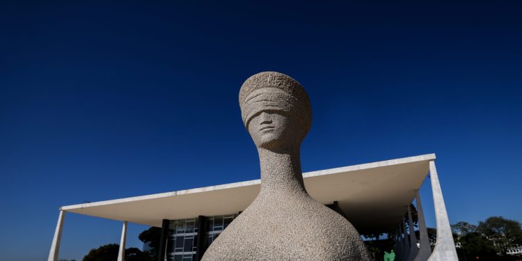 Mais 14 réus são condenados pelo STF por participação nos atos antidemocráticos de 8 de janeiro