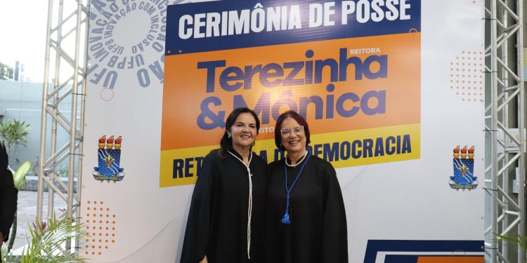 Terezinha Domiciano e Mônica Nóbrega assumem Reitoria da UFPB com promessa de diálogo e inclusão