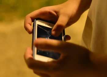 Governo Federal suspende publicidade de bets para crianças e adolescentes