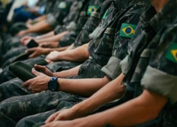 Forças Armadas contratam 12 mil militares aposentados por R$ 800 milhões