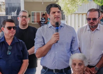 Leo Bezerra autoriza pavimentação em Paratibe e Muçumagro e destaca avanço do programa em toda a cidade