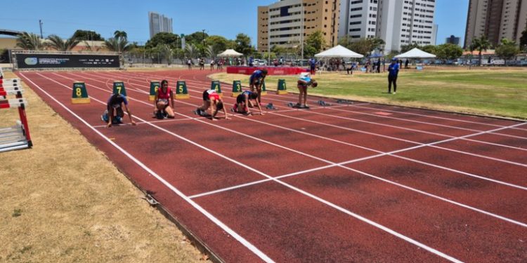 Começa Campeonato Brasileiro de Atletismo Sub-16 na Vila Olímpica e medalhistas olímpicos marcam presença na abertura