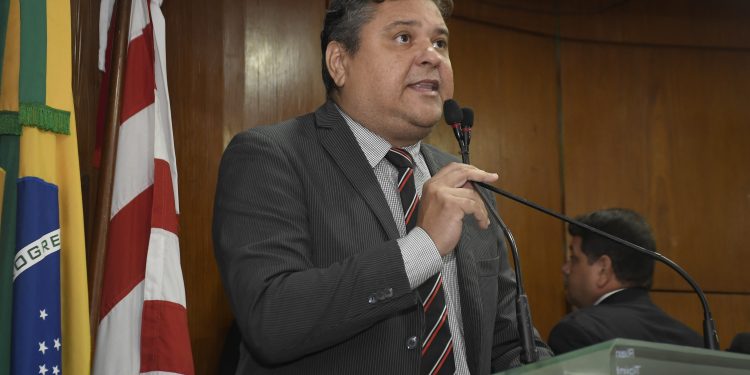 Vereador pessoense sugere fiação no subsolo e regulamentação da inteligência artificial