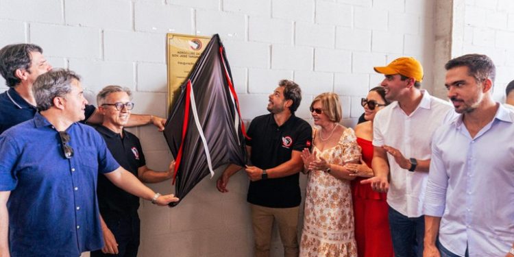 Lucas Ribeiro participa da inauguração do novo aeroclube da Paraíba em São Miguel de Taipu