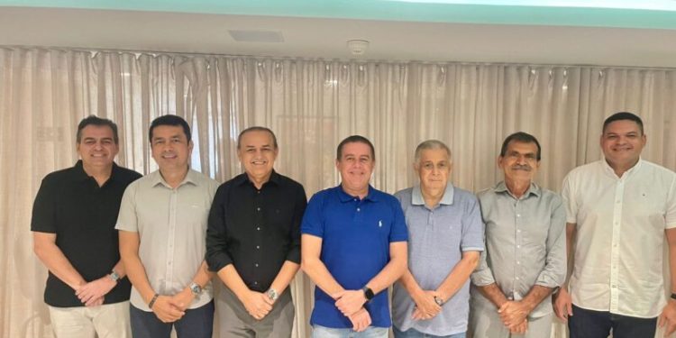 Vereadores se mobilizam em torno de João Almeida para tirar Dinho da presidência da CMJP