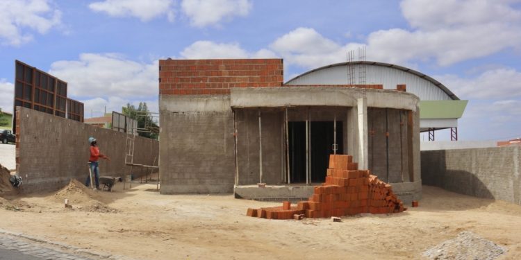 Em Picuí – Construção do novo CREAS segue em ritmo acelerado