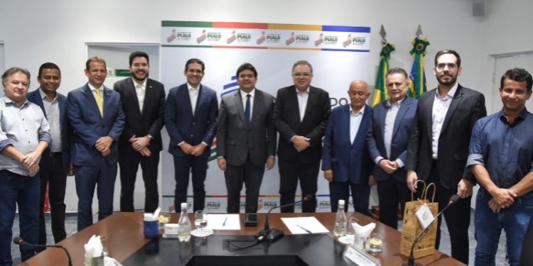Candidatura de Hugo Motta recebe apoio do governador do Piauí, Rafael Fonteles e de toda Bancada do estado