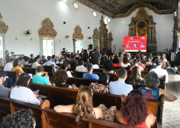 Segundo dia do FliParaíba movimenta Centro Cultural São Francisco com escritores renomados, lançamentos de livros e vernissage