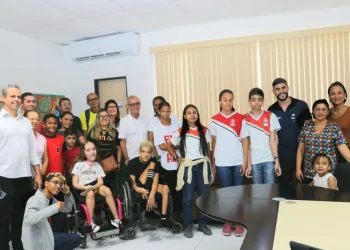 Cícero recebe atletas que vão disputar Paralimpíadas Escolares e projeta construção de uma Vila Olímpica em parceria com o Governo do Estado