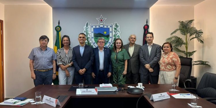 João Azevêdo destaca melhoria de vida de agricultores beneficiados com o PB Rural Sustentável em reunião com o Banco Mundial