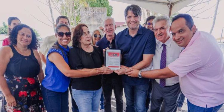 Leo Bezerra autoriza reforma do Polo de Costura do Alto do Mateus e expansão do projeto de economia solidária para mulheres da comunidade